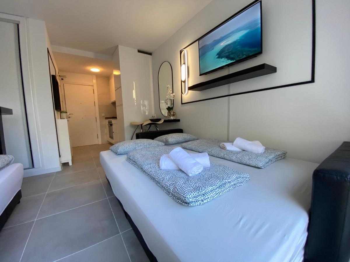 Modern Sea View Studio In Benal Beach Бенальмадена Экстерьер фото